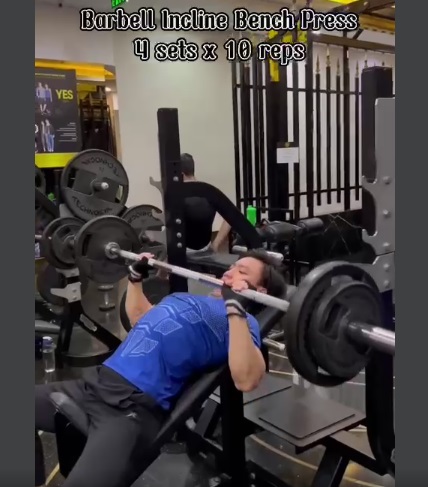 Barbell incline bench press
